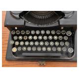 Antique / Vintage Royal Manual Typewriter