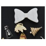 Costume Jewelry (Brooches)