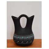Native American Pottery / Acoma Pottery (Wedding Vase) Native American Pottery / Acoma Pottery (Wedding Vase)