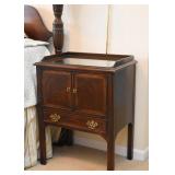 Pair of Traditional Nightstands / End Tables (Drexel)