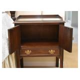 Pair of Traditional Nightstands / End Tables (Drexel)