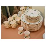 Belleek Holiday / Christmas Holly Dinnerware