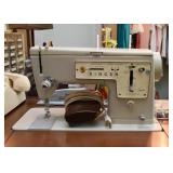 Singer Sewing Machine with Storage / Work Table