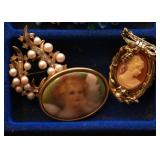 Costume Jewelry (Brooches)