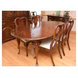 Traditional Queen Anne Style Dining Table & 6 Chairs (with extra leaves)