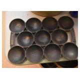 Cast Iron Biscuit / Cornbread Pan