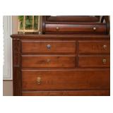 Ethan Allen Chest of Drawers / Dresser with Shaving / Vanity Mirror