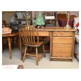 Oak Keyhole Desk & Chair