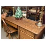 Oak Keyhole Desk & Chair