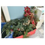 Christmas Decor - Wreaths & Garlands