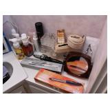 Vanity & Bath Items / Toiletries