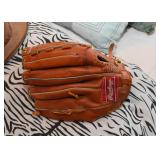 Rawlings Baseball Glove / Mitt