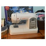 Singer Curvy Sewing Machine