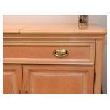 Flip Top (Expandable) Buffet / Sideboard Flip Top (Expandable) Buffet / Sideboard