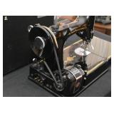 Vintage Black Portable Featherweight Singer Sewing Machine with Case