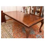 Beautiful Dining Table & 8 Dining Chairs