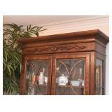 Fantastic China Display Cabinet