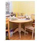 Round Pedestal Kitchen Table with 4 Chairs