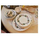 Vintage Dishware / Dishes / Dinnerware