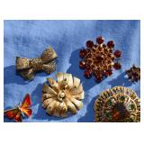 Vintage Brooches / Pins