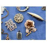 Vintage Costume Jewelry (Brooches, Necklaces, Earrings, Bracelets)