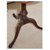 Vintage Piecrust Table / Accent Table