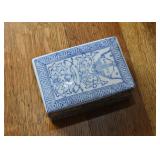 Chinese Porcelain / Pottery Trinket Box