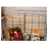 Throw Pillows, Christmas Decor