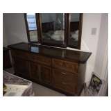 bedroom set triple dresser