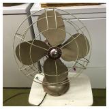 Vtg Fan