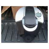 KEURIG COFFEE MAKER