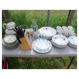 DISH SET & KNIVES