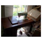 SEWING MACHINE W CABINET