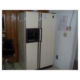 GE REFRIGERATOR