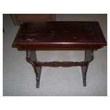 SMALL ENTRY TABLE