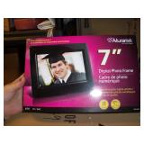 7 INCH DIGITAL PHOTO FRAME
