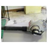 LEAF BLOWER