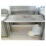 STAINLESS PRPE TABLE