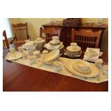 Lenox Cosmopolitan China: Charleston Pattern 5-Piece Place (8 available)