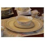 Lenox Cosmopolitan China: Charleston Pattern 5-Piece Place ( 8 available)