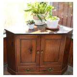 Corner Cabinet, Plants
