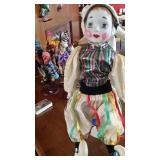 Clowns, clowns, clowns