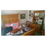 Maple Queen Bedroom Set