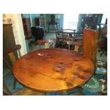 Townshend Furniture pine table 2 leaves 6 chairs