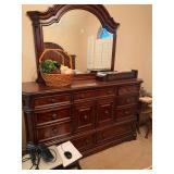 Haverty Mahogany Bedroom suite dresser