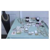 DDC078 Large Costume Jewelry and Lipstick Cases Lot