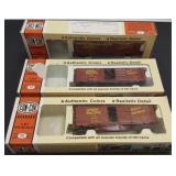 HMT099 Three Con-Cor HO Scale Union Pacific Box Car Set