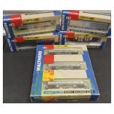 HMT149 Walthers HO Scale Model Railroad Cars Gold Line UP, RI