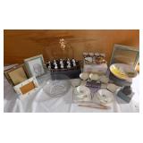 PCC014 Eclectic Group of Dish and Homeware Worldwide