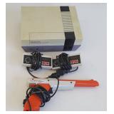 DWT160 Vintage Nintendo NES System, Controllers Zapper